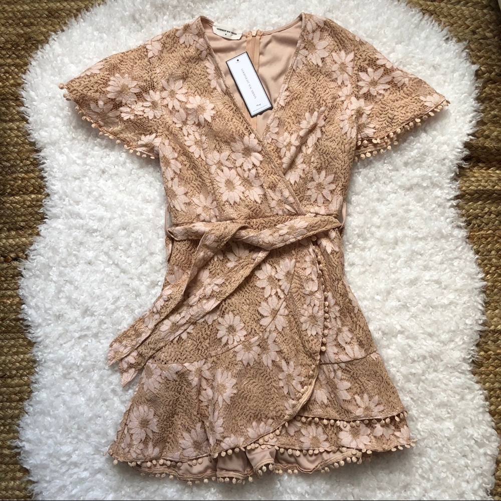 GOODNIGHT MACAROON VINCY FLORAL LACED WRAP DRESS